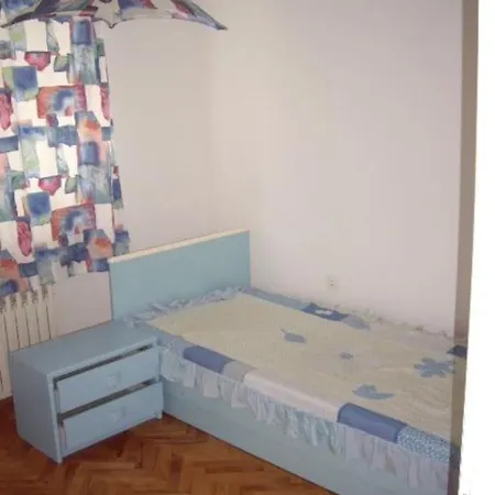 Сasa de vacaciones Downtown House With Garden *