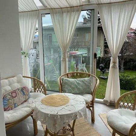 Downtown House With Garden בית נופש סראייבו